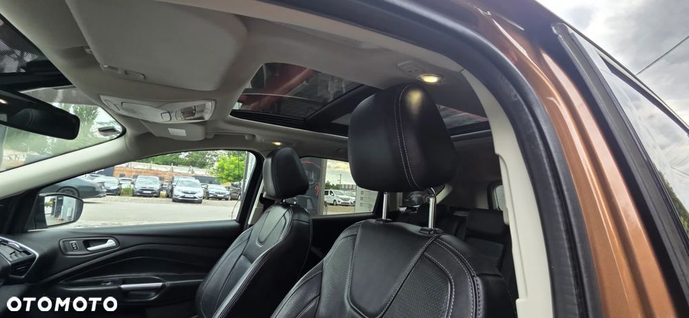 Ford Kuga 2.0 TDCi 2x4 Titanium - 30