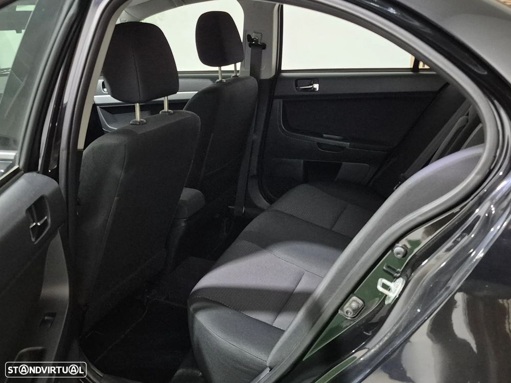 Mitsubishi Lancer 1.5 Inform - 18