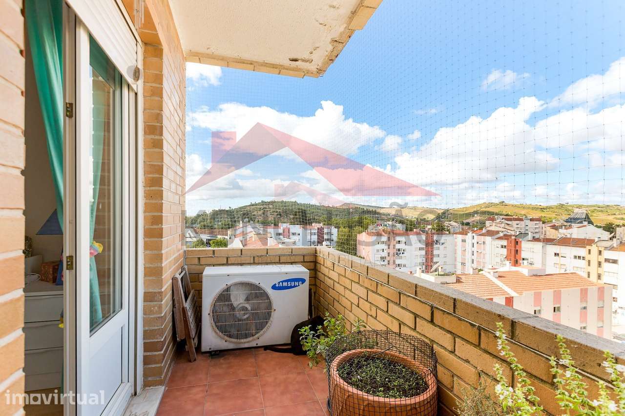 Apartamento T3 Totalmente Mobilado no Centro do Carregado - Grande imagem: 5/25