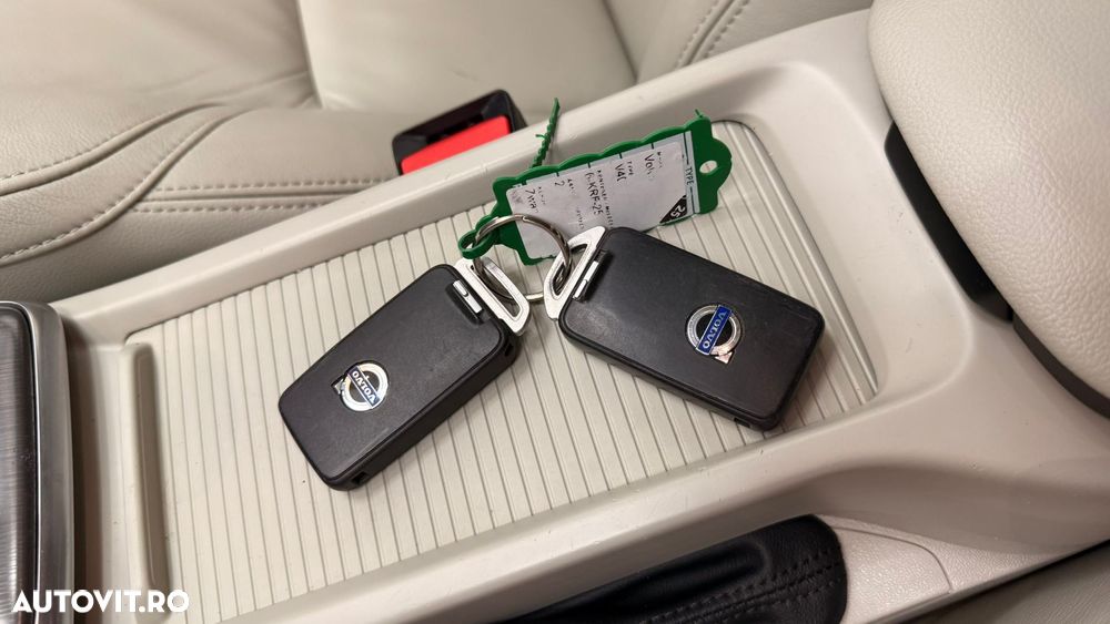 Volvo V40 Cross Country D2 Momentum - 22