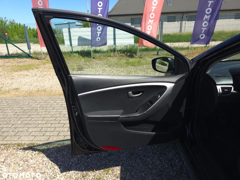 Hyundai i30 blue 1.4 Classic - 17
