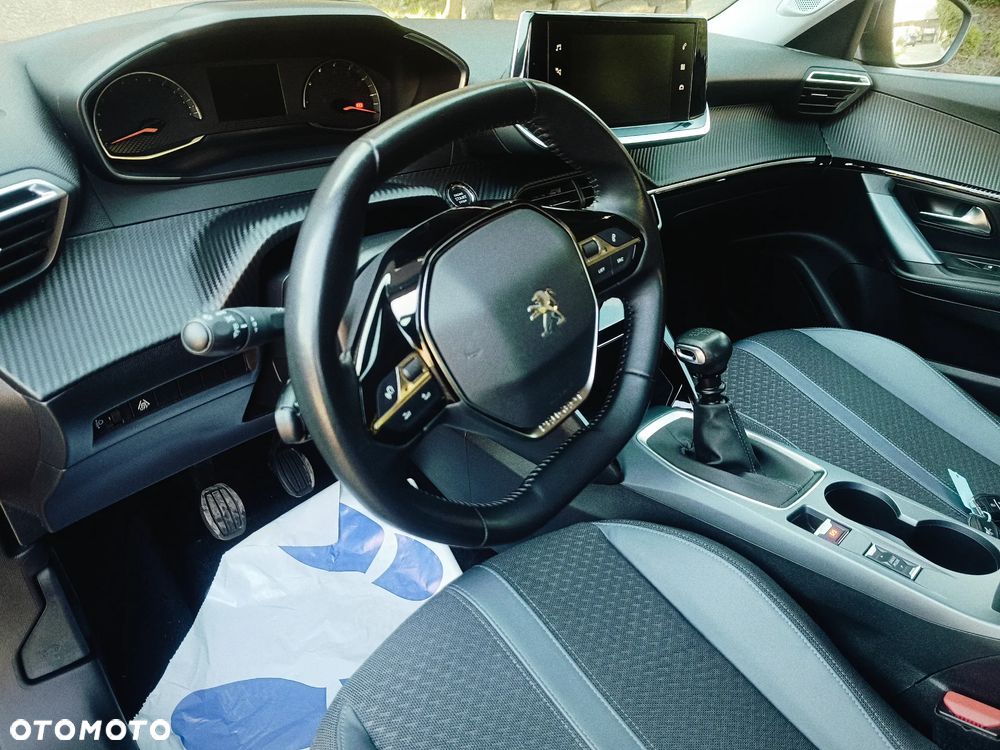 Peugeot 2008 PureTech 130 Allure - 24