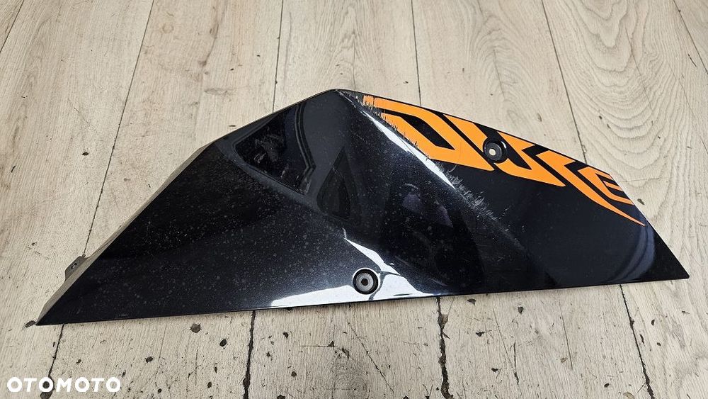 Prawy bok osłona zbiornika KTM 690 Duke (2008-2011)  75008051000 - 2