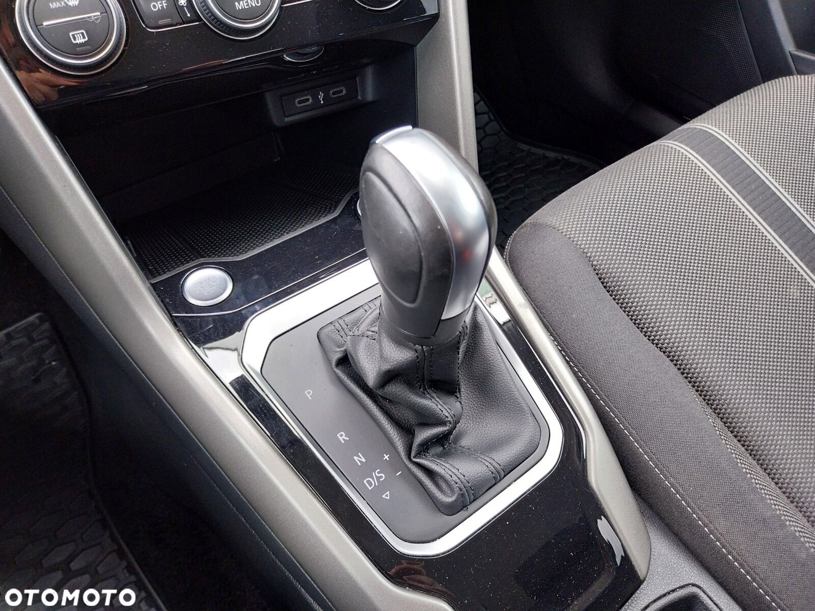 Volkswagen T-Roc - 26