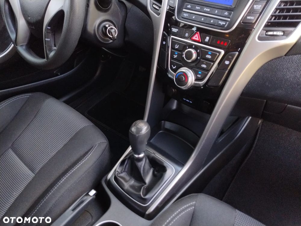 Hyundai i30 1.6 Trend - 17