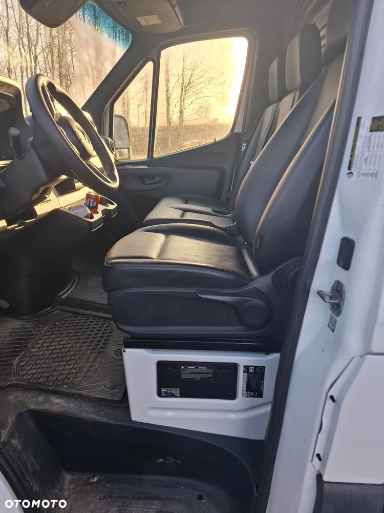 Mercedes-Benz Sprinter - 5