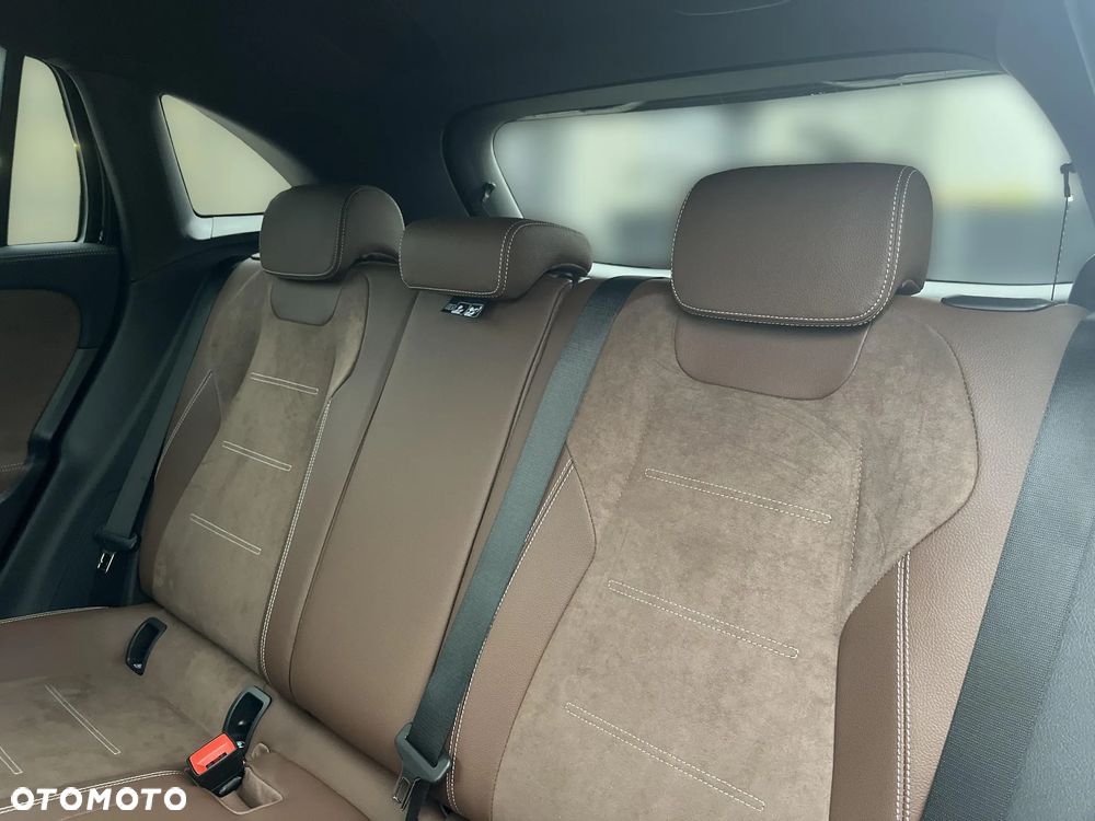 Mercedes-Benz GLA - 20