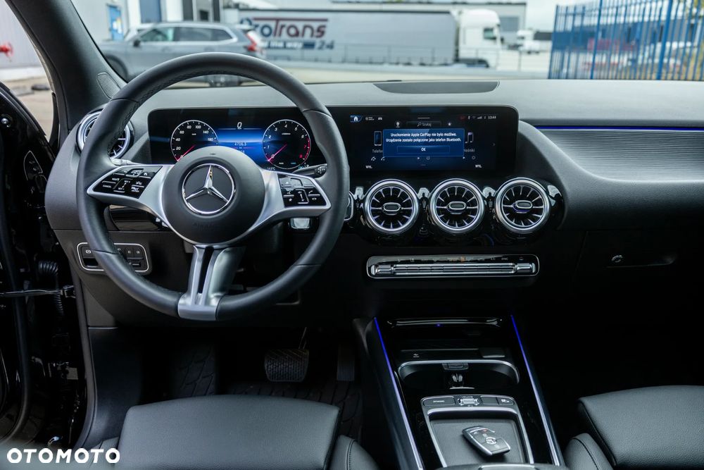 Mercedes-Benz GLA - 16