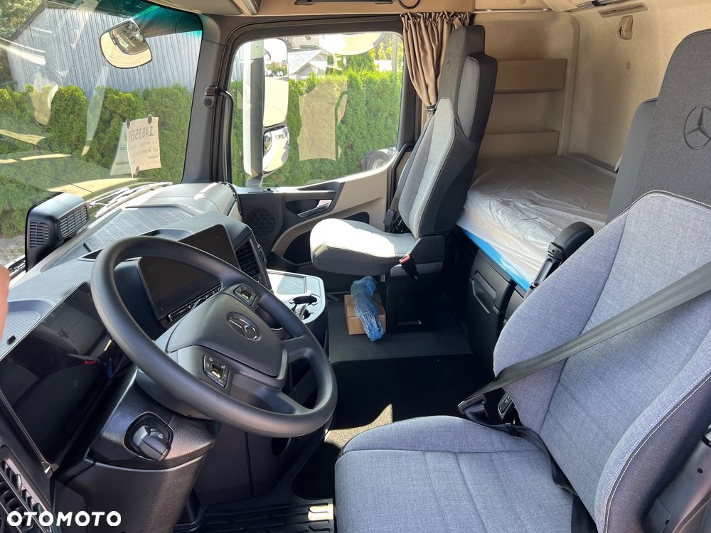 Mercedes-Benz ACTROS - 22