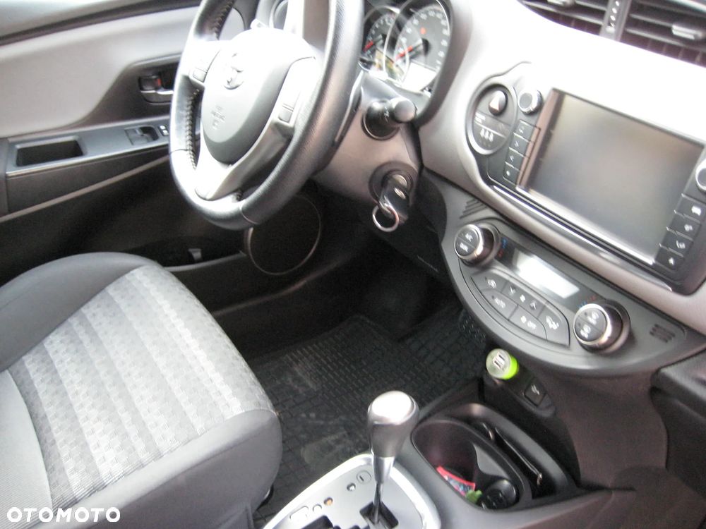 Toyota Yaris - 10