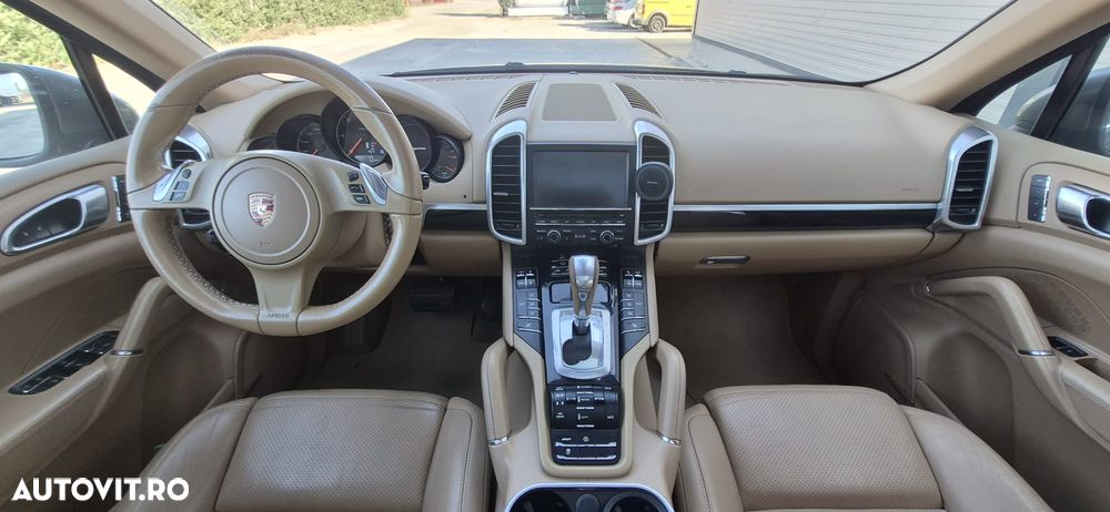 Porsche Cayenne - 6