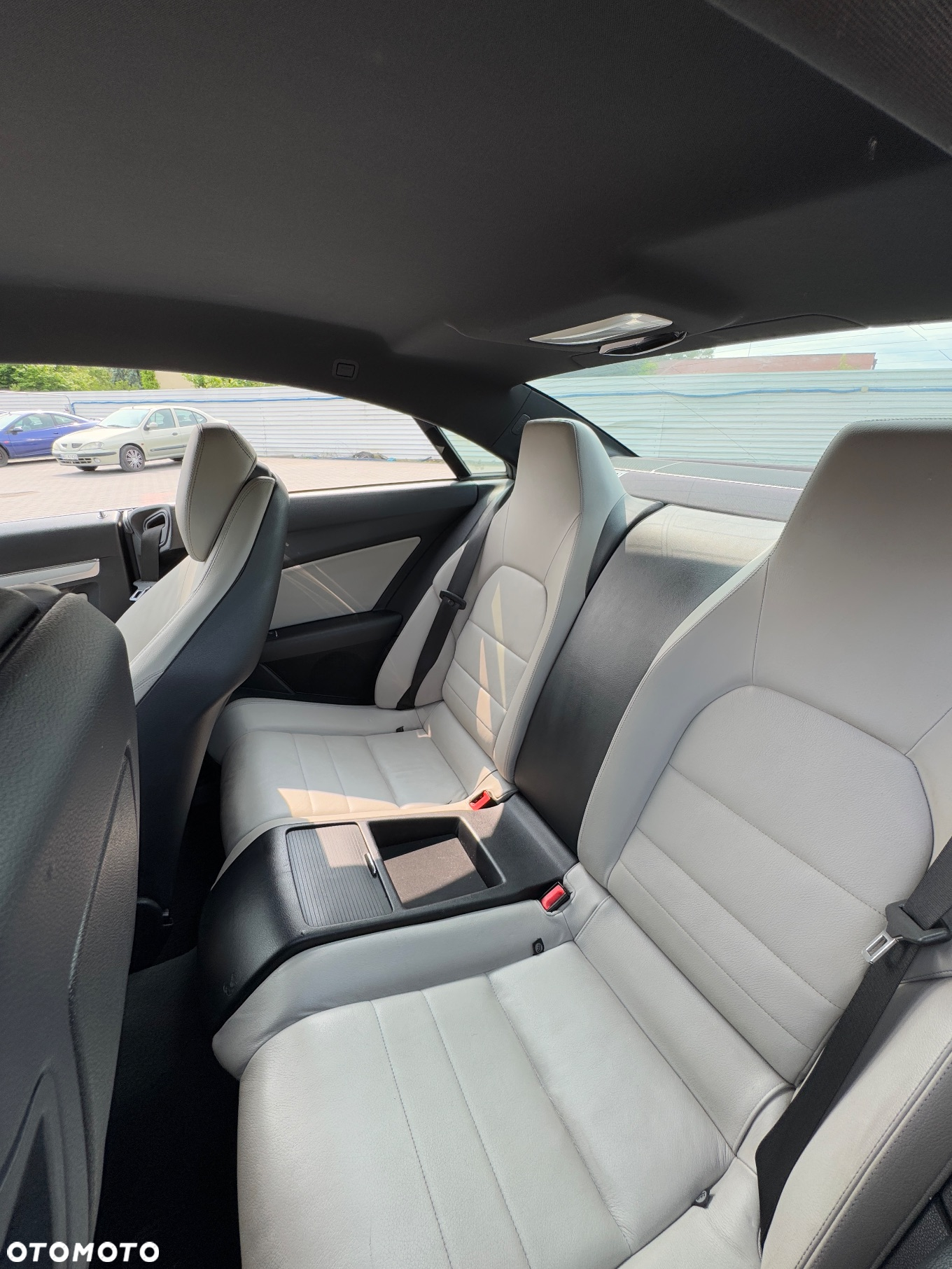 Mercedes-Benz Klasa E 220 CDI DPF Coupe BlueEFFICIENCY Automatik Avantgarde - 15
