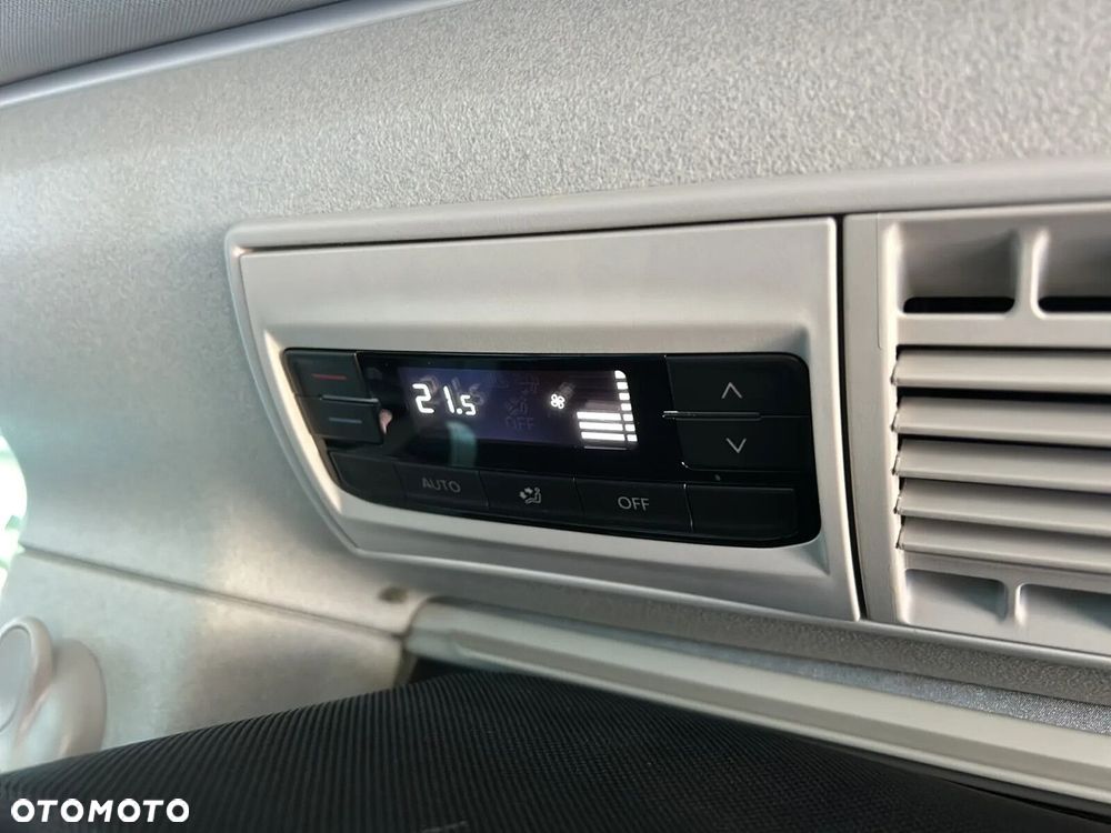 Volkswagen California - 36