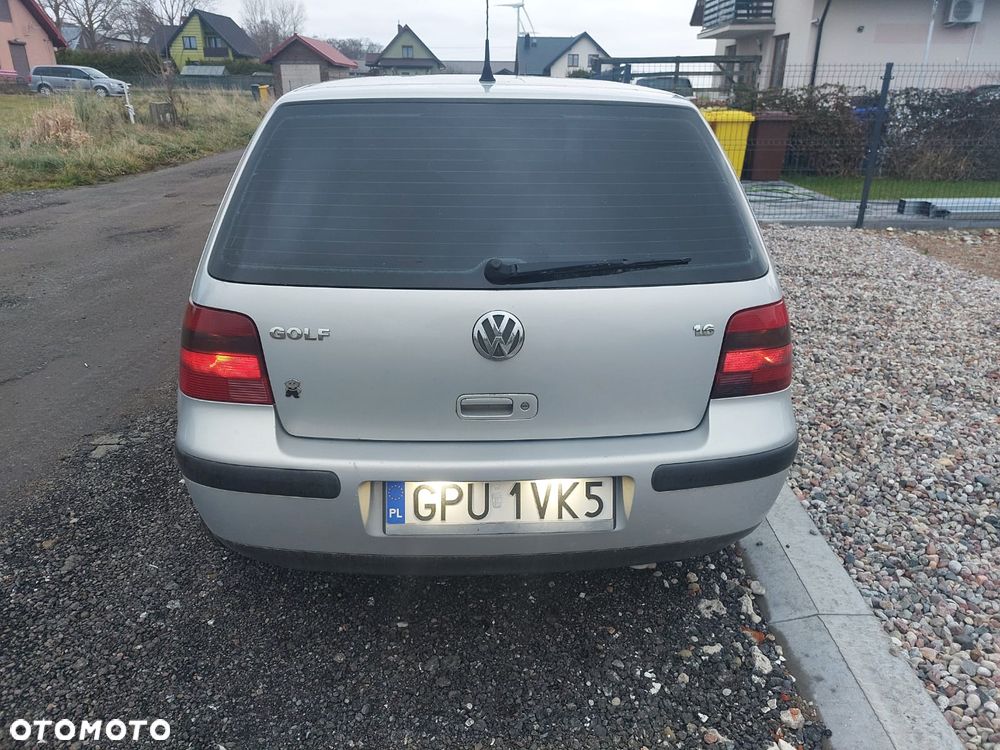 Volkswagen Golf 1.6 - 6