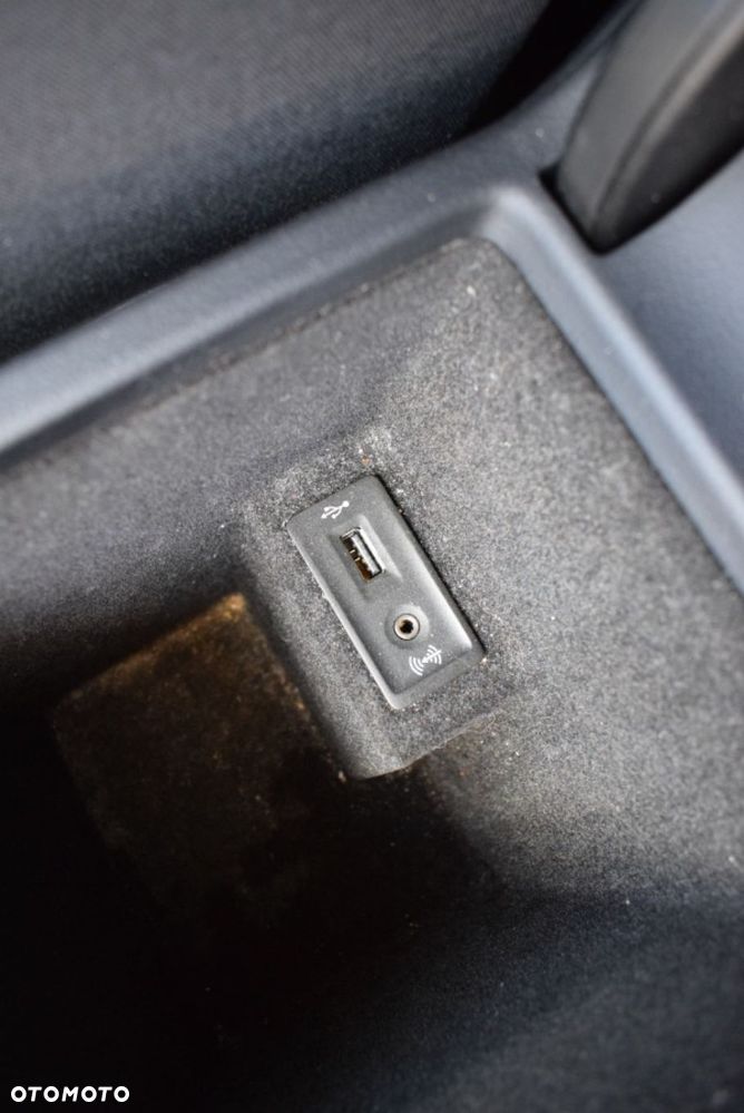 Volkswagen Passat - 38