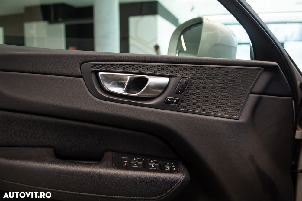 Volvo XC 60 Recharge T6 Twin Engine eAWD Inscription Expression - 14