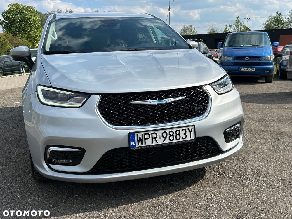Chrysler Pacifica - 4