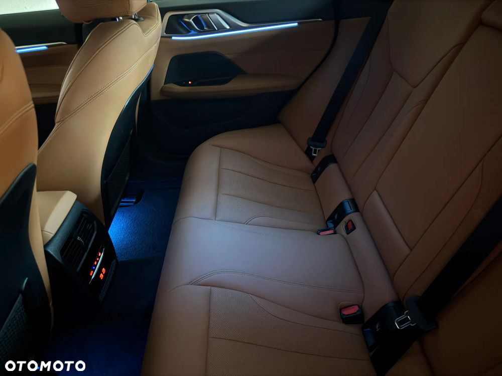 BMW i4 70.3kWh eDrive 35 - 19