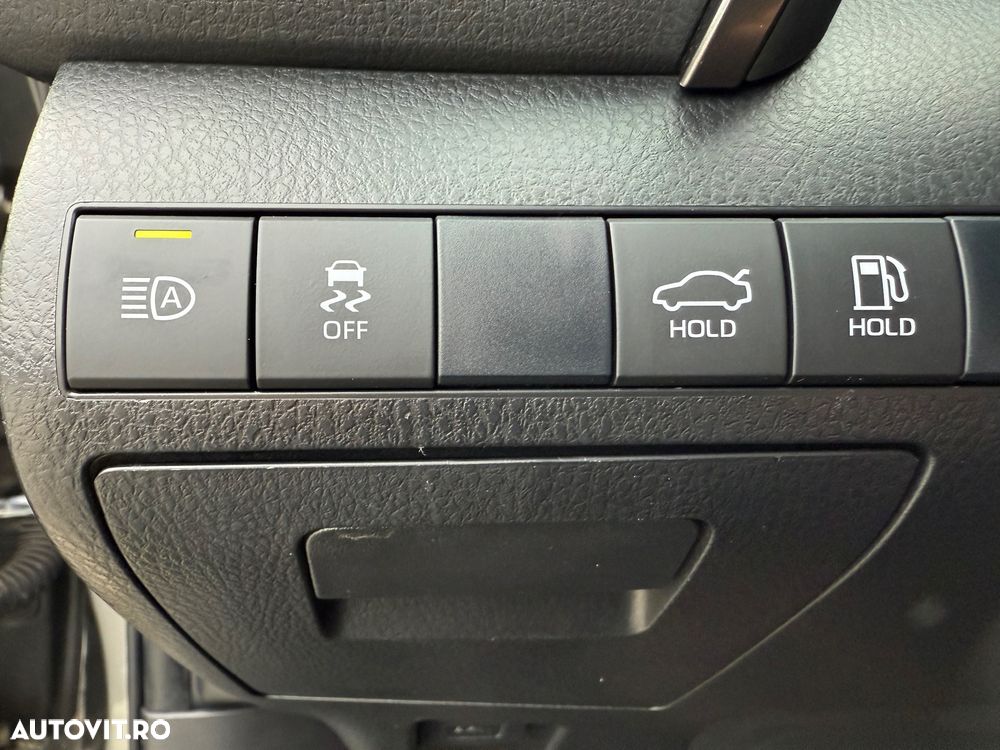 Toyota Camry Business Edition - 22