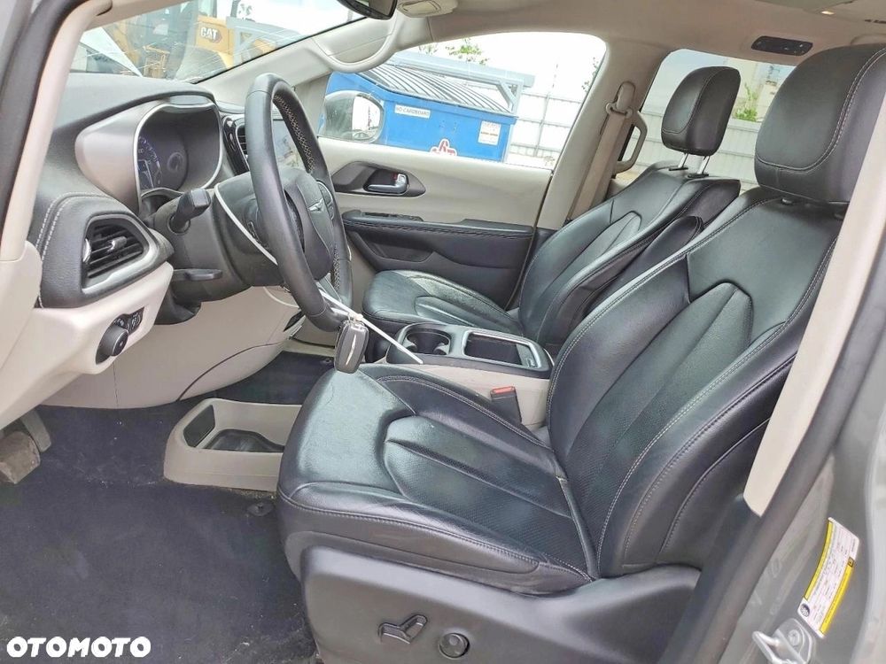 Chrysler Pacifica - 7