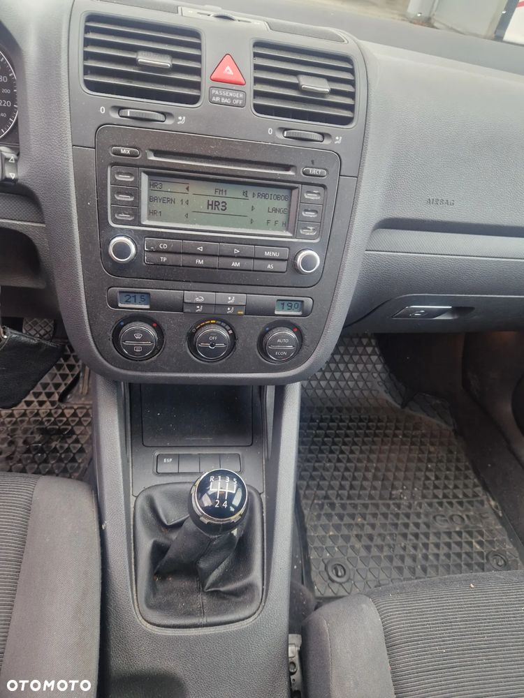 Volkswagen Golf 1.6 Comfortline - 11