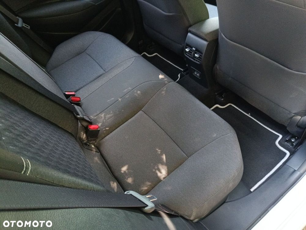 Toyota Corolla 1.8 Hybrid Style - 18