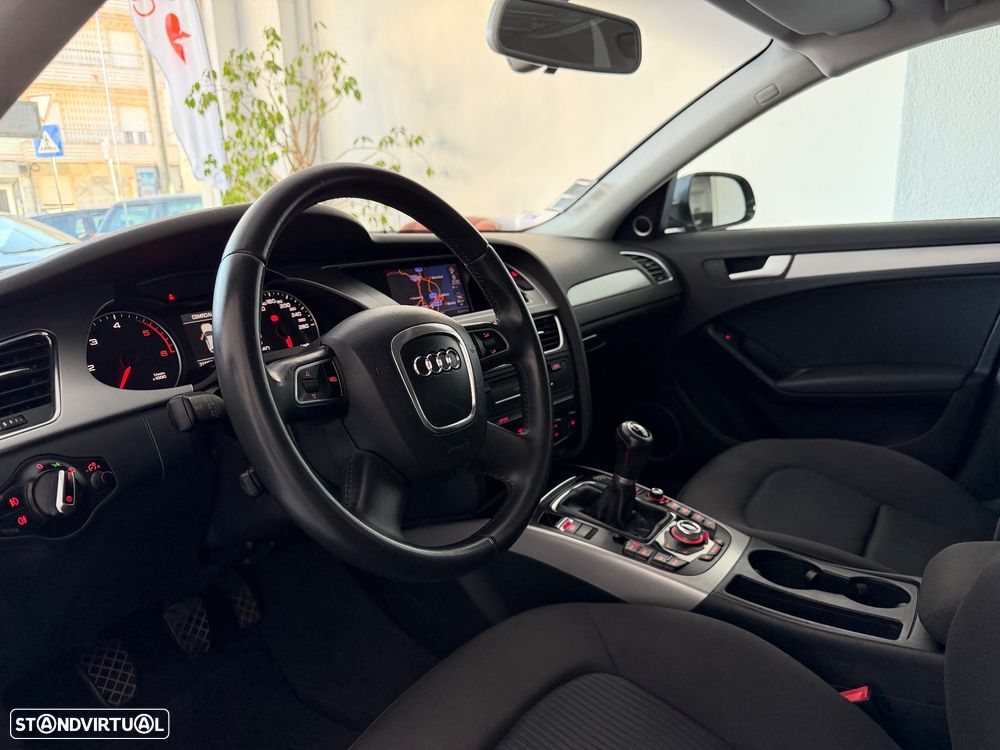 Audi A4 Avant 2.0 TDI Advance - 11