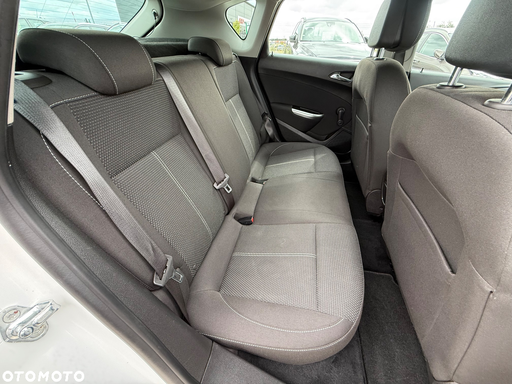 Opel Astra 1.4 Turbo Cosmo - 23