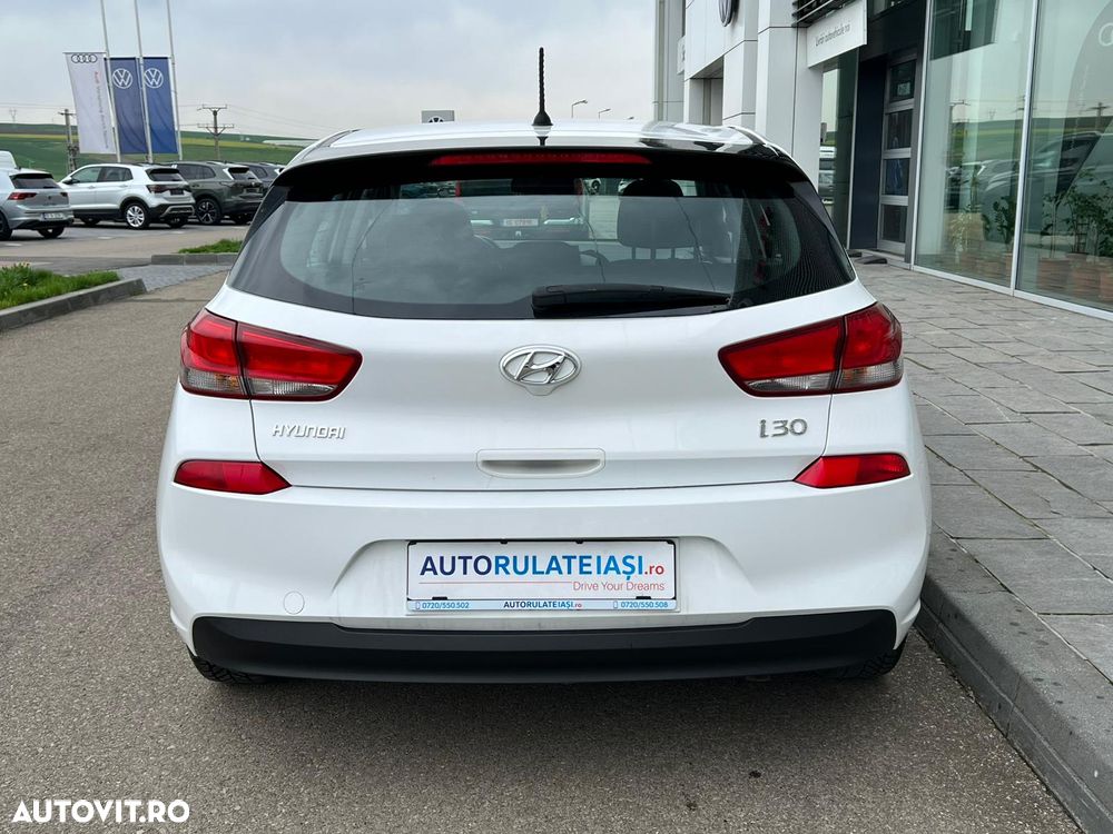 Hyundai i30 1.4 100CP 5DR M/T Comfort - 5