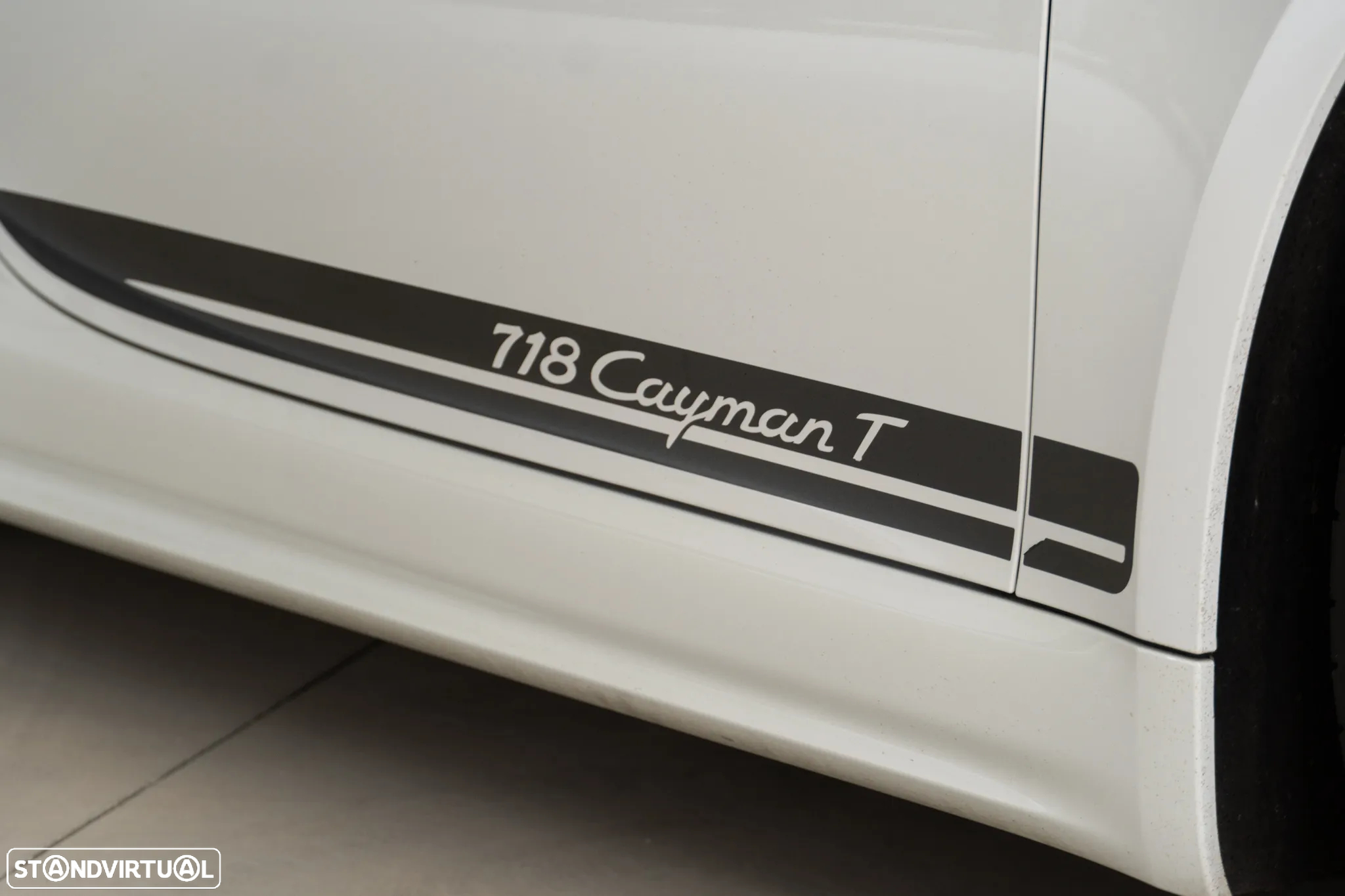 Porsche 718 Cayman T - 25
