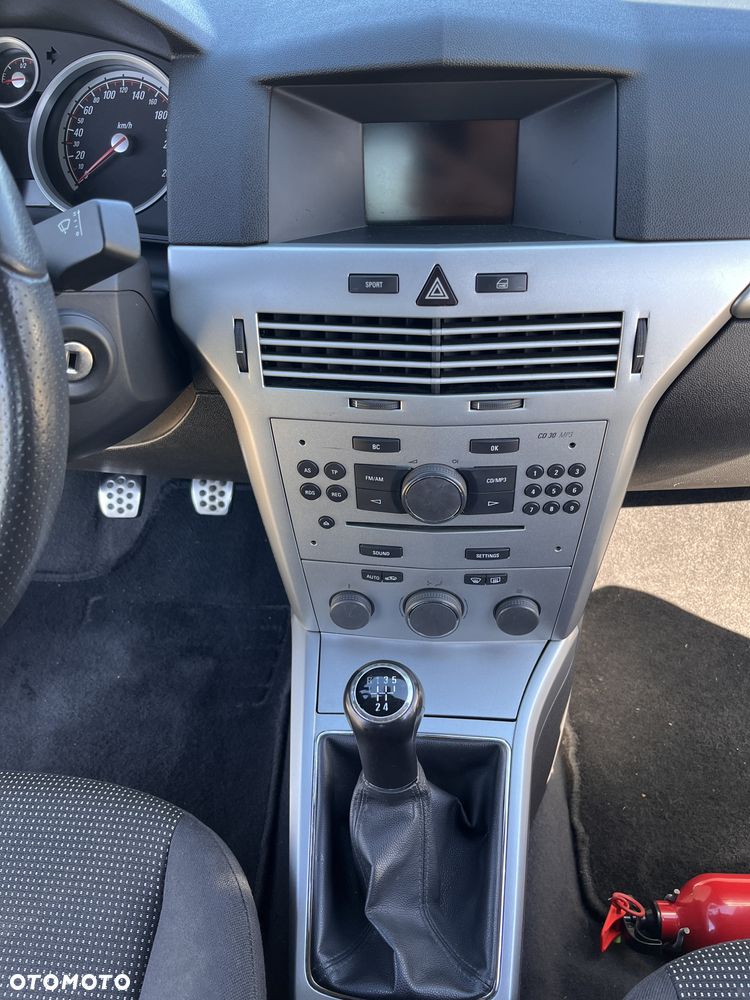 Opel Astra 1.6 Sport - 19