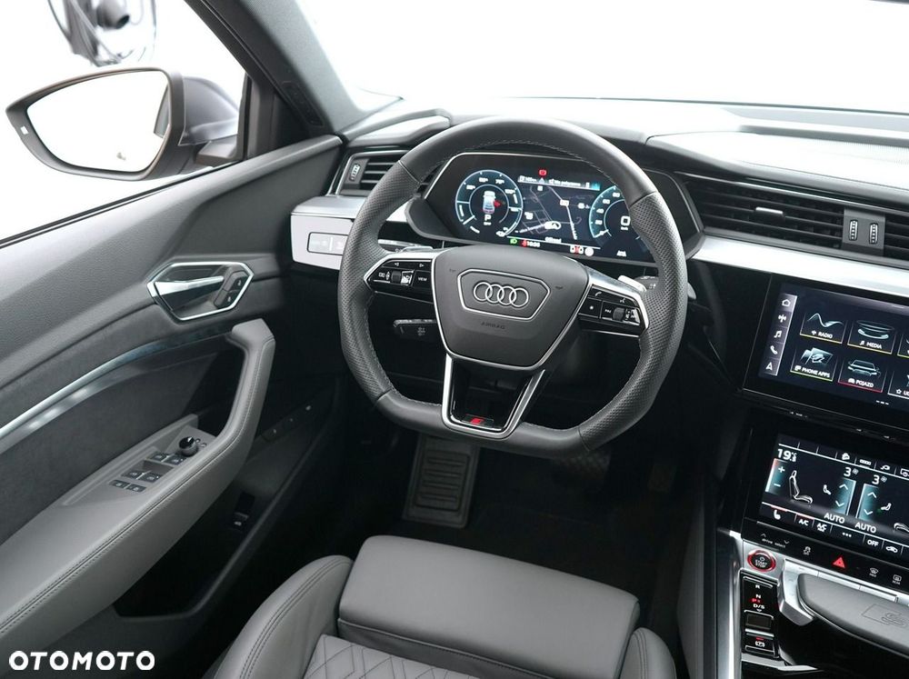 Audi Q8 Sportback e-tron - 22
