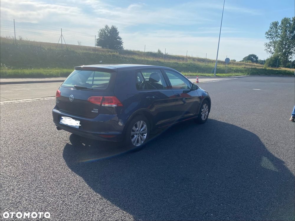 Volkswagen Golf - 6