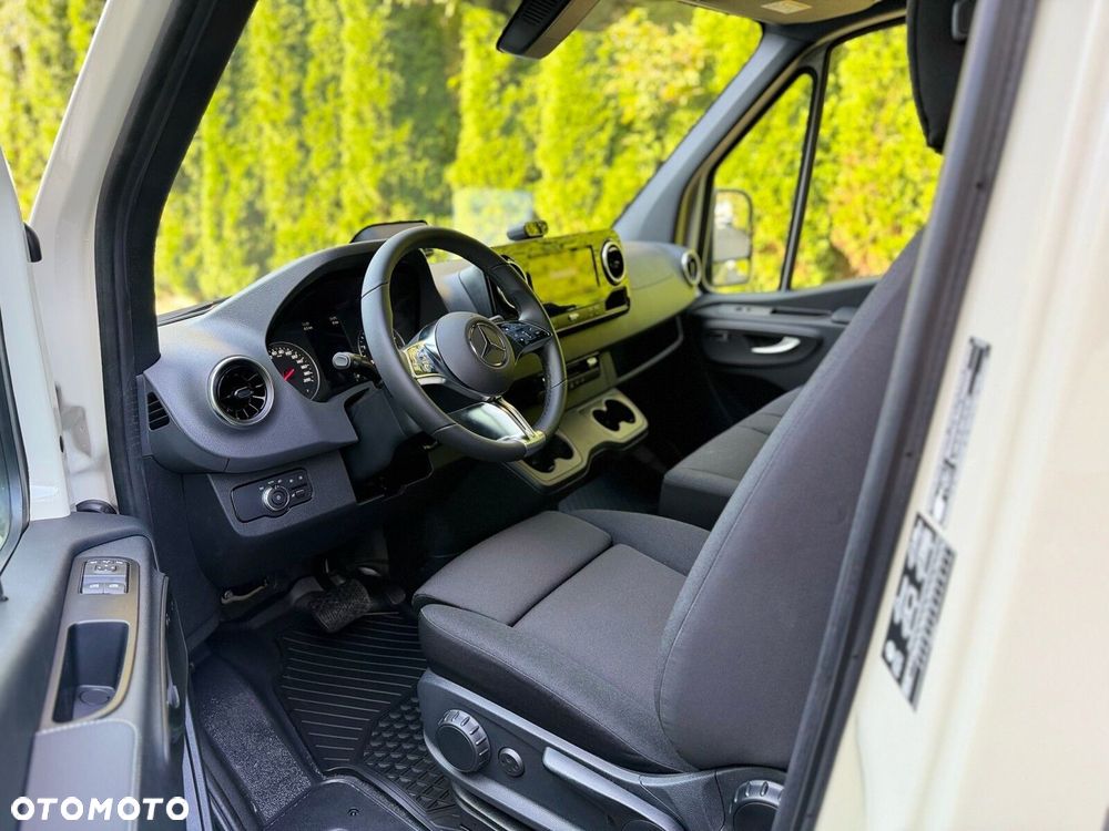 Mercedes-Benz Sprinter Sprinter - 12