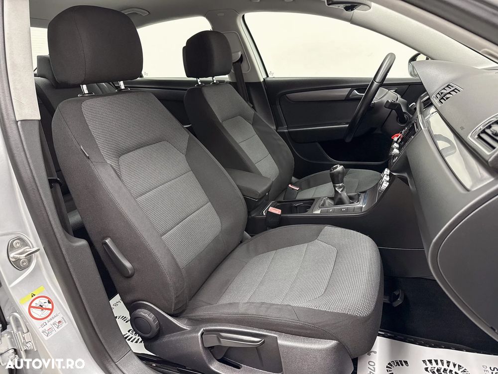 Volkswagen Passat 2.0 Blue TDI SCR Comfortline - 8
