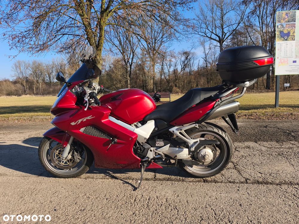 Honda VFR - 12