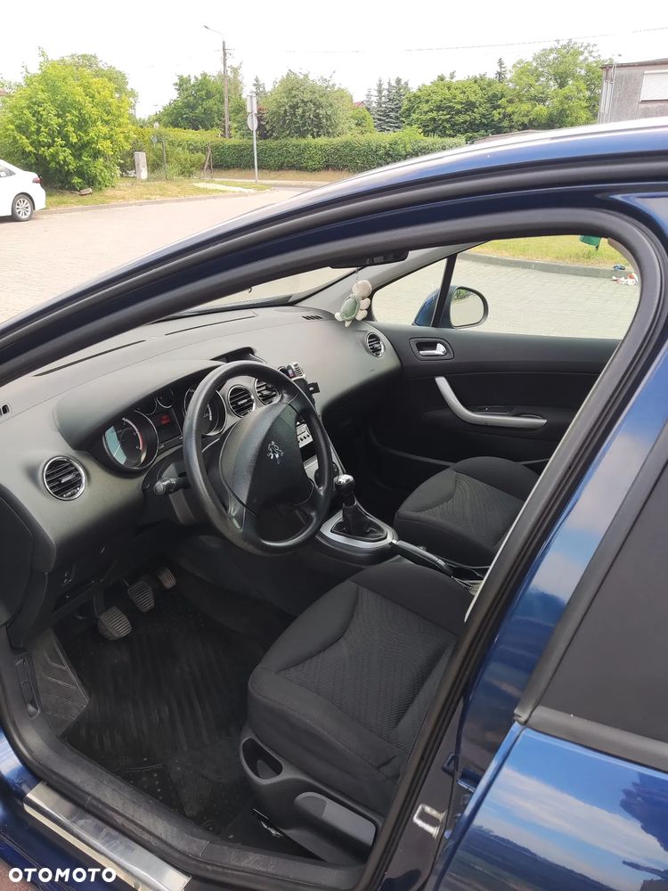 Peugeot 308 - 8