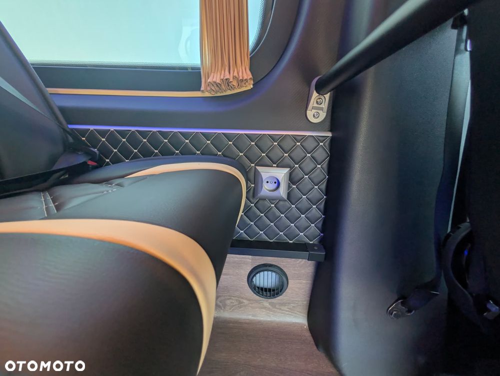 Mercedes-Benz Sprinter 519 - 24