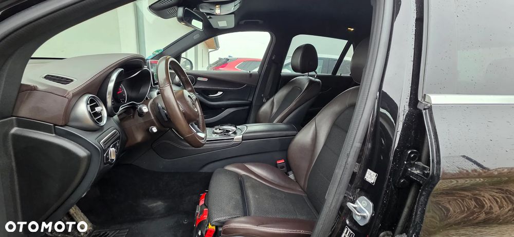 Mercedes-Benz GLC - 25