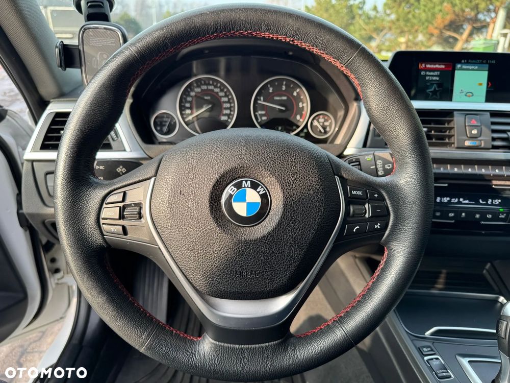 BMW Seria 3 320d Sport Line - 13