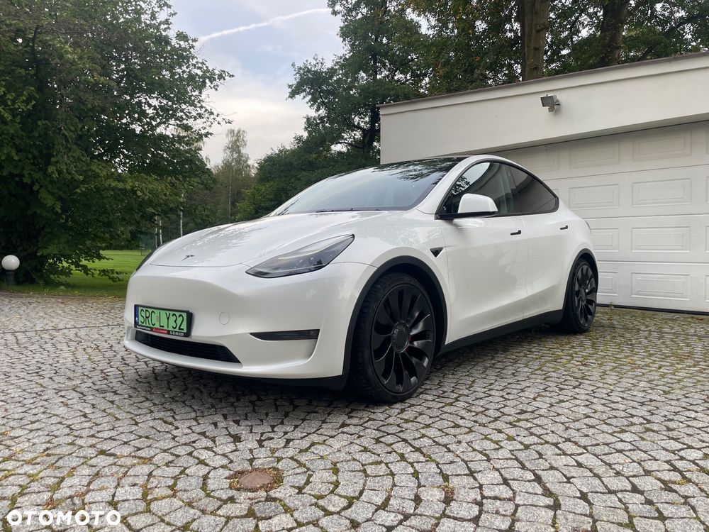 Tesla Model Y - 2