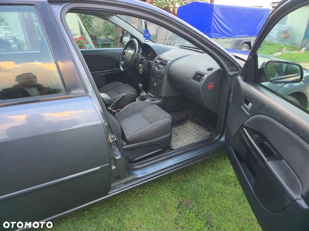 Ford Mondeo - 12