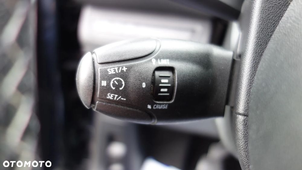 Peugeot 2008 1.2 Pure Tech Allure S&S - 27