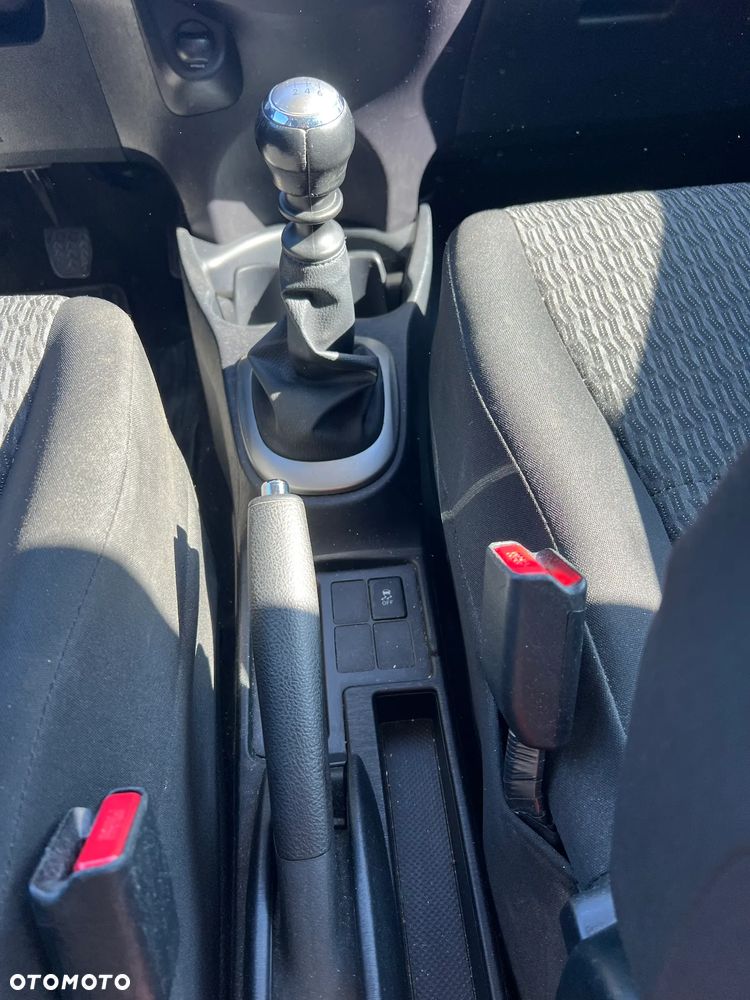 Toyota Yaris 1.33 Premium - 14