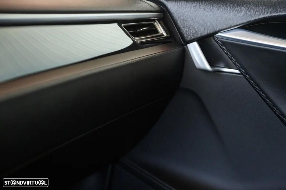Tesla Model S - 34