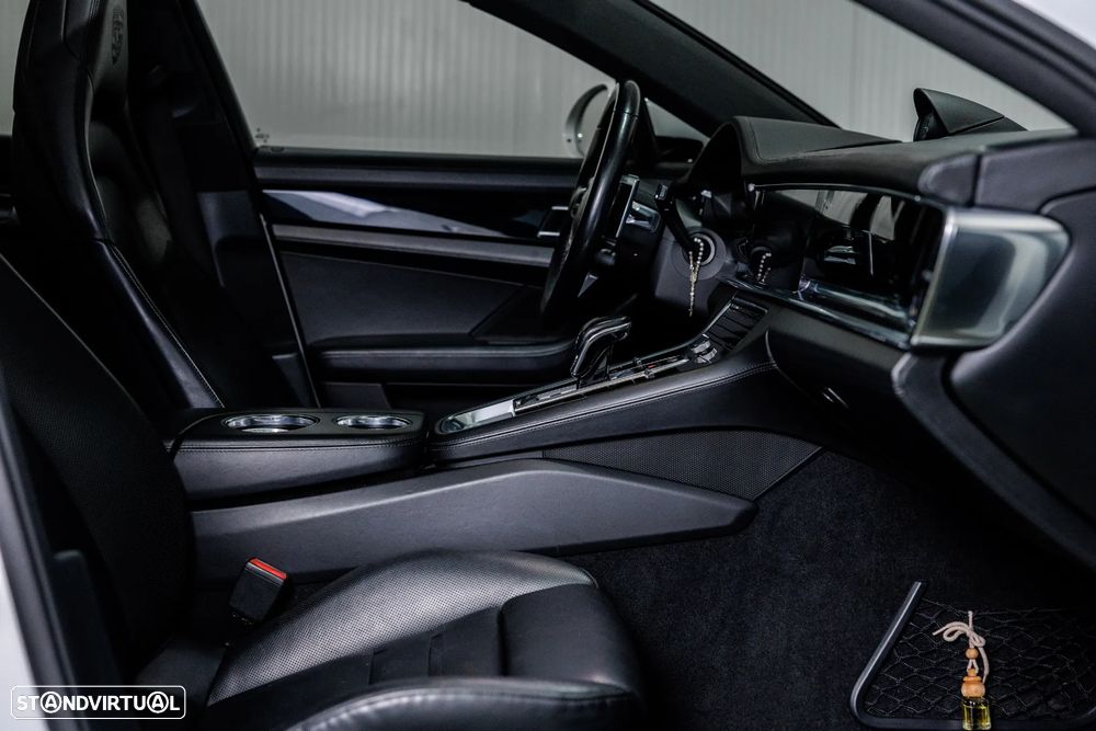 Porsche Panamera Sport Turismo 4 E-Hybrid Platinum Edition PDLS - 13