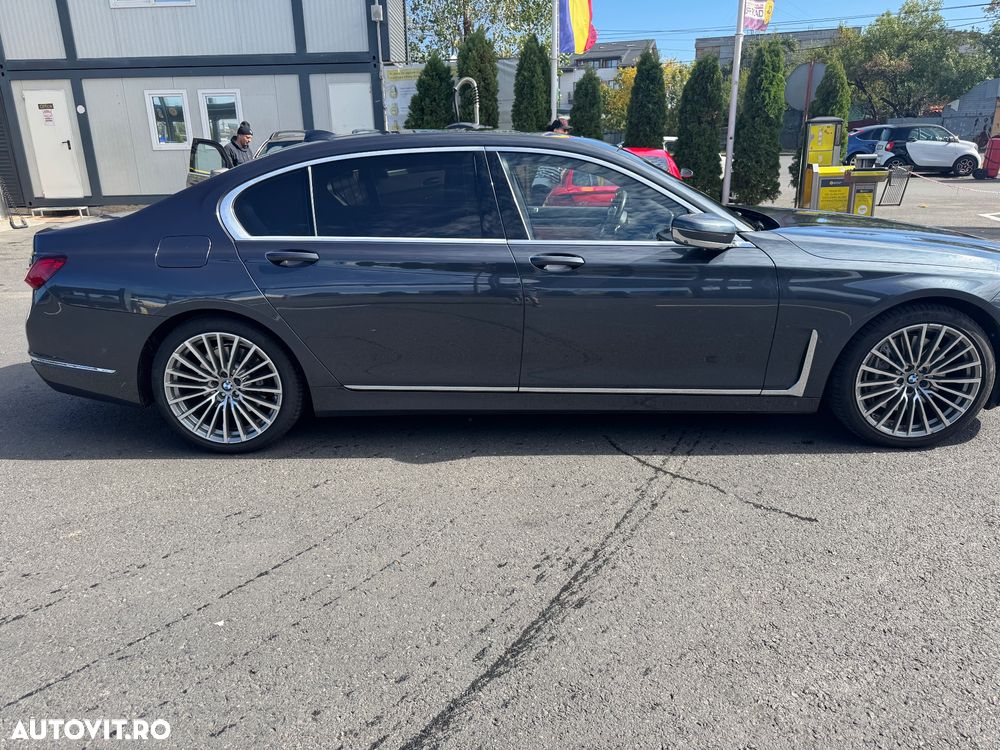 BMW Seria 7 745Le xDrive AT PHEV - 12
