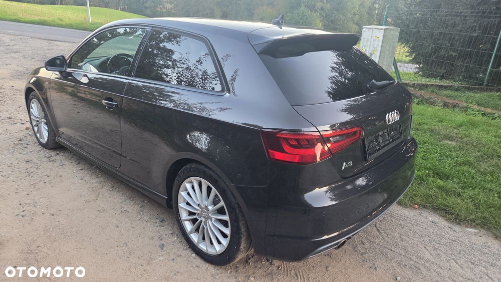 Audi A3 3-drzwiowe 1.6 TDI (clean diesel) S line Sportpaket - 2