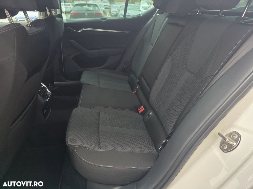 Skoda Octavia 2.0 TDI DSG Style - 41