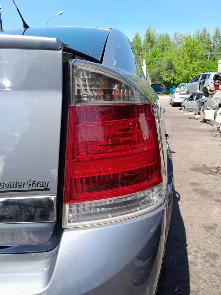 Lampa tylna prawa OPEL Vectra C HB - 2